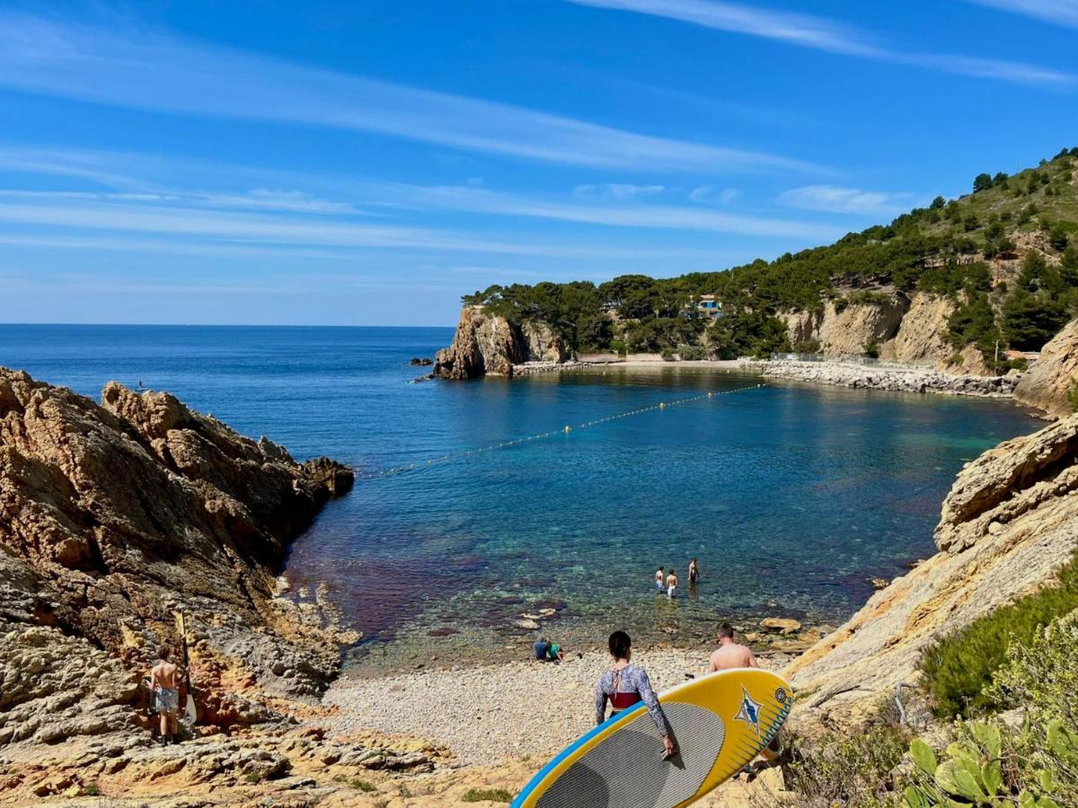 Appartement Au Calme, Calanque Des Figuieres 앙수에-라-레돈느 외부 사진