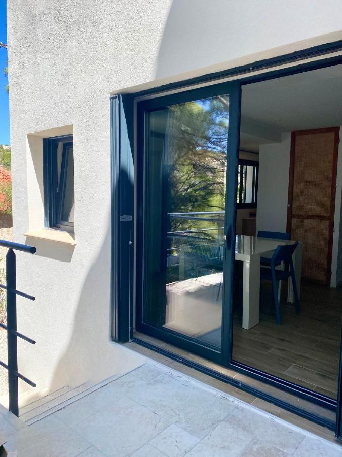 Appartement Au Calme, Calanque Des Figuieres 앙수에-라-레돈느 외부 사진