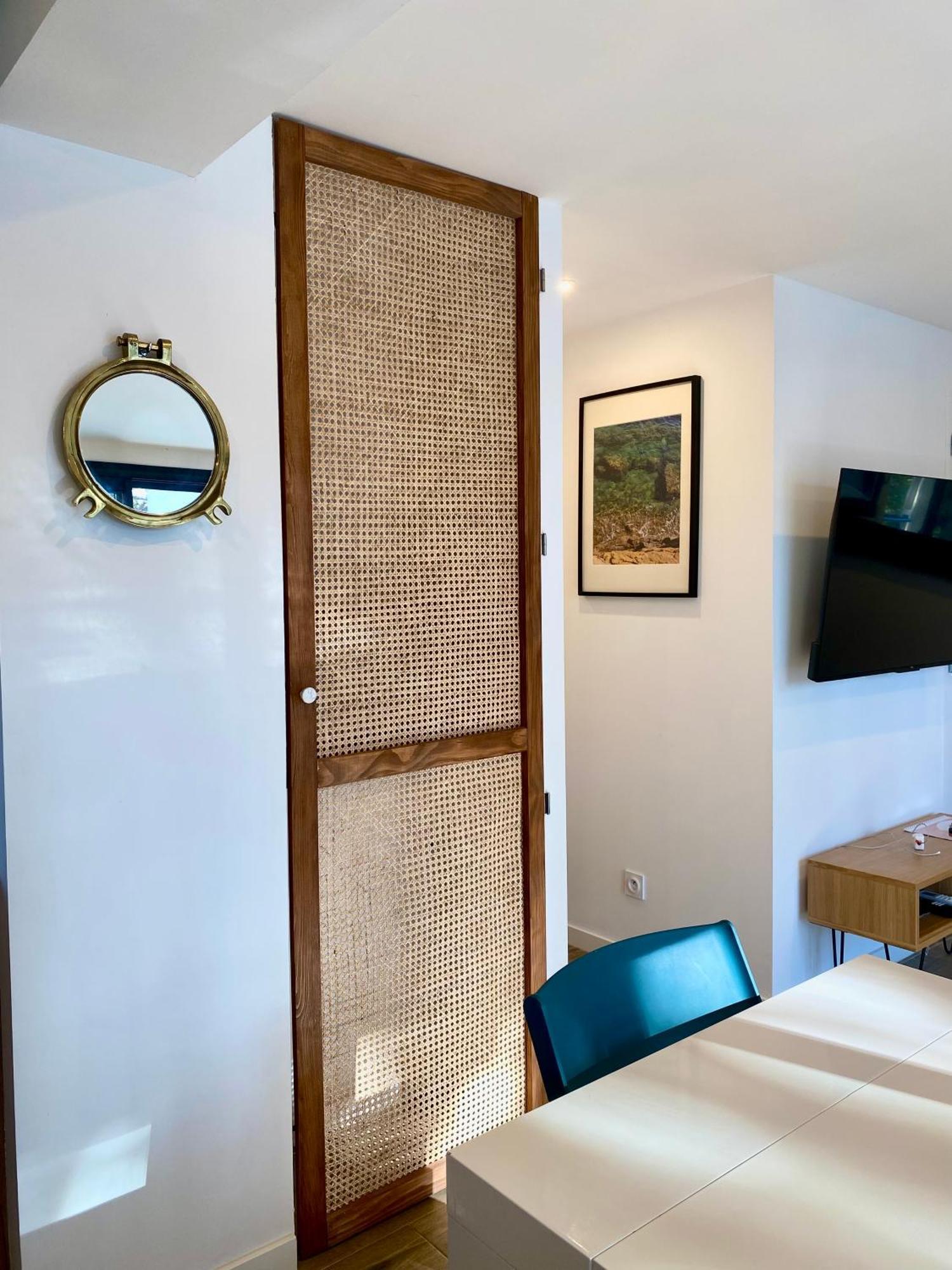 Appartement Au Calme, Calanque Des Figuieres 앙수에-라-레돈느 외부 사진